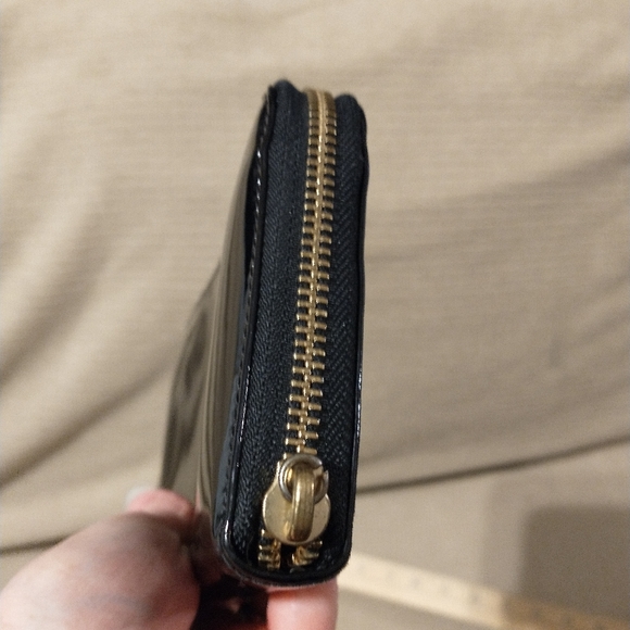 Tory Burch Patent Leather Wallet Black - Picture 9 of 13